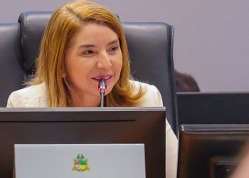 “A Justiça será feita não comigo, mas com a Assembleia Legislativa”, diz Iracema Vale sobre ação no STF que questiona eleição da Alem