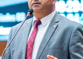 Adelmo Soares afirma que “PCdoB devia entregar os cargos que tem no governo”