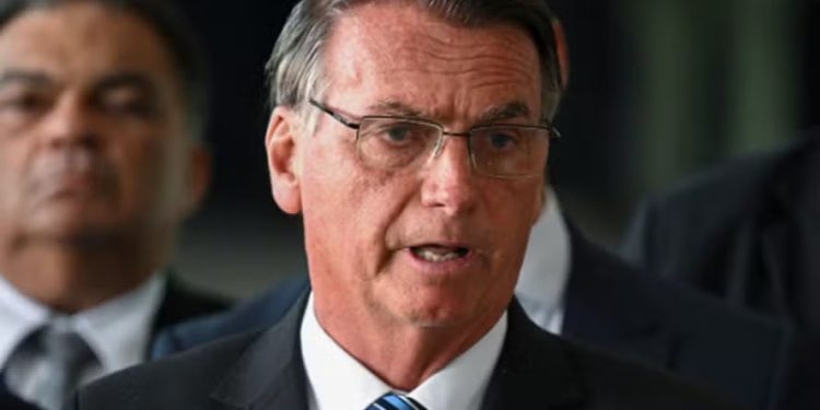 Bolsonaro é alvo de buscas da Polícia Federal