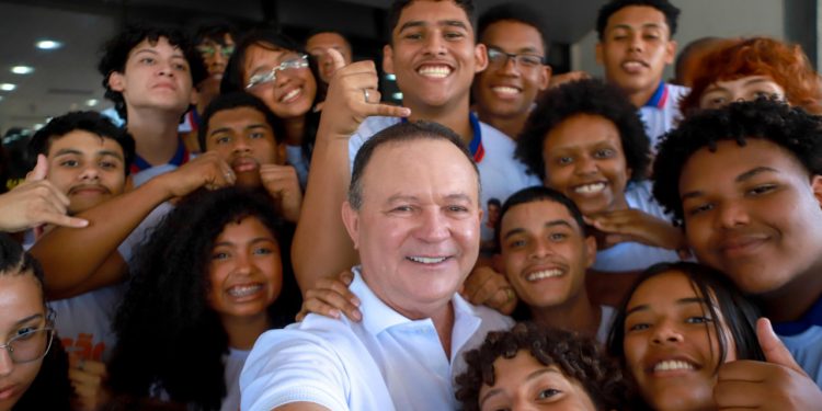 Brandão lança programa Educação de Verdade para fortalecer a segurança alimentar, transporte escolar e aprendizagem da rede estadual de ensino
