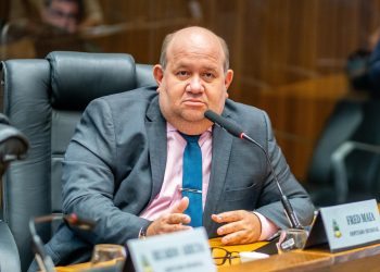 “Estão mostrando um cavalo dizendo que é um boi”, afirma Fred Maia sobre oposição tentar implicar governador no caso da Conafer