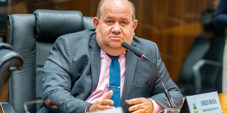 “Estão mostrando um cavalo dizendo que é um boi”, afirma Fred Maia sobre oposição tentar implicar governador no caso da Conafer