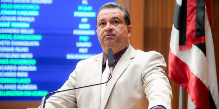 Governo amplia combate à fome e leva mais obras a municípios