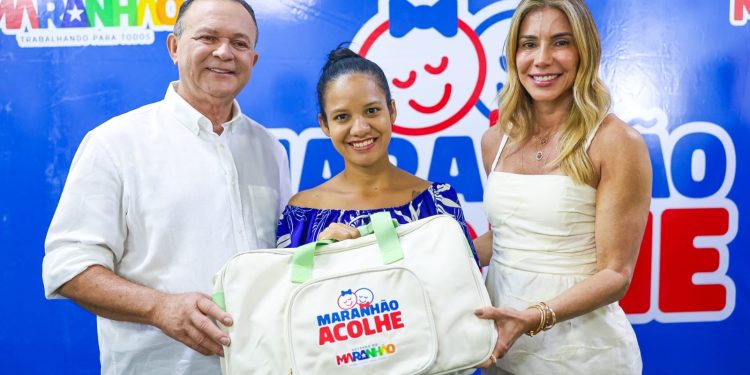 MÃES RECEBEM ENXOVAIS PELO PROGRAMA MARANHÃO ACOLHE.