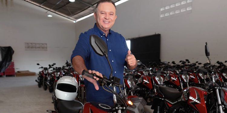 Brandão anuncia pacote de medidas destinadas a mototaxistas, motofretistas e motociclistas de baixa renda