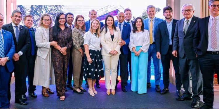 Iracema Vale participa do “Encontro de Trabalho com deputados estaduais”, promovido pela Fiema