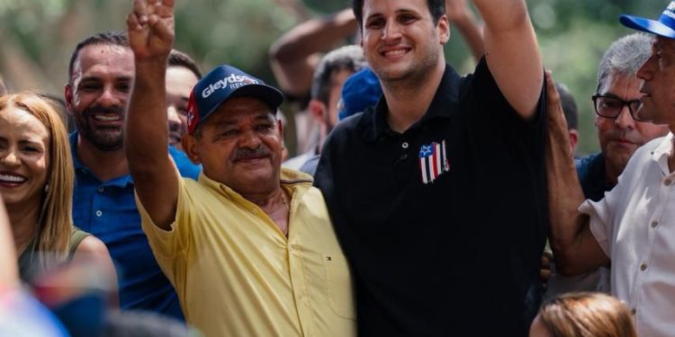 Orleans Brandão demonstra força política ao ser recebido por multidão em Colinas