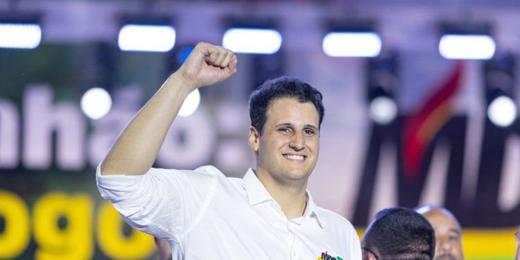 ORLEANS BRANDÃO LANÇA PRÉ-CANDIDATURA NA REGIÃO TOCANTINA COM EXPEQUITATIVA DE GRANDE PÚBLICO