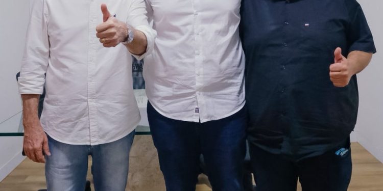 FORTE LIDERANÇA DE SÃO DOMINGOS DO AZEITÃO, PAULO DEDINHO DECLARA APOIO À PRÉ-CANDIDATURA DE ORLEANS BRANDÃO