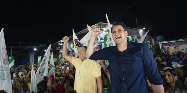 ORLEANS BRANDÃO COMEMORA COM MULTIDÃO EM PRESIDENTE DUTRA CRESCIMENTO DE SUA PRÉ-CANDIDATURA EM TODO O ESTADO
