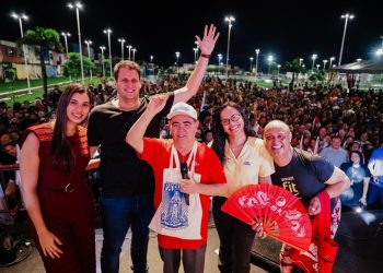 EM HOMENAGENS ÀS MÃES, ORLEANS BRANDÃO REAFIRMA COMPROMISSO DE TRABALHAR POR SÃO LUÍS