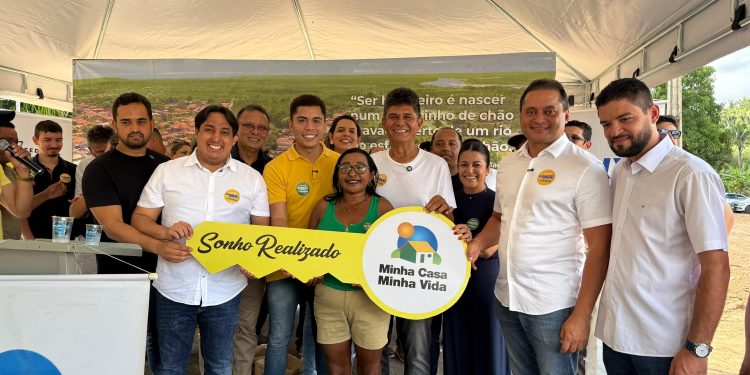 Senador Weverton participa de entregas nas áreas de habitação e saúde em Duque Bacelar, Matões e São Bernardo