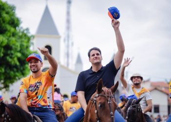 ORLEANS BRANDÃO PRESTIGIA 41ª VAQUEIJADA DE BARREIRINHAS E DESTACA IMPORTÂNCIA DO EVENTO PARA ESTÍMULO AO TURISMO DA REGIÃO