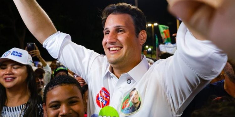 Pesquisa Ipsensus mostra liderança e crescimento de Orleans Brandão na disputa para governador do Maranhão