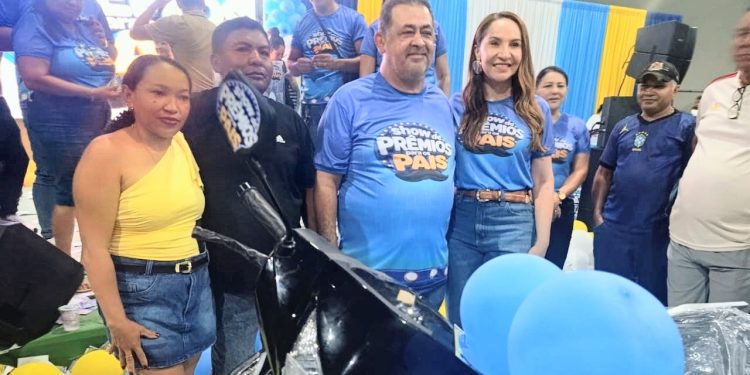 Tradição que reúne famílias: prefeito Besaliel Albuquerque celebra Dia dos Pais em Mata Roma com festa, cultura e show de prêmios