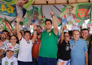 Ao lado do ex-prefeito Cicin, Orleans Brandão intensifica campanha em Estreito e inaugura comitê na cidade