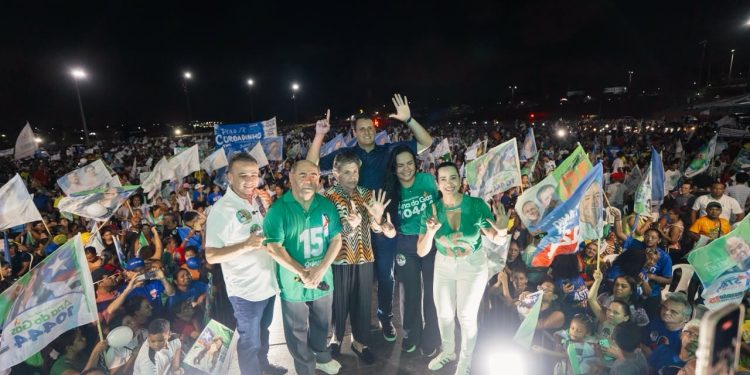 Orleans Brandão reúne 8 mil pessoas no Castelinho em grande ato político ao lado de Astro de Ogum