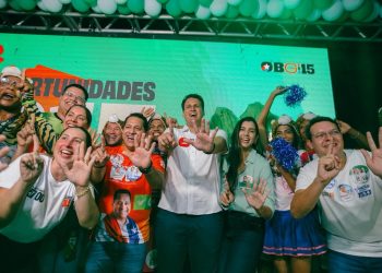 Orleans Brandão fortalece parceria com Marlon Botão e mobiliza apoiadores em encontro lotado na Vila Embrate