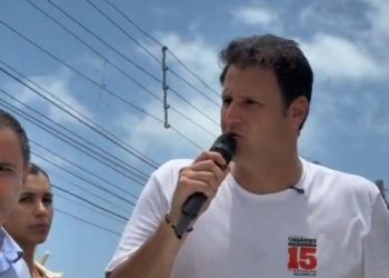O candidato ao governo Orleans Brandão discursou hoje na Ilhinha